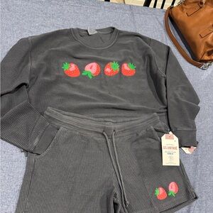 NWT US Vintage Gray Short Set w/ Strawberry Design SZ Lg